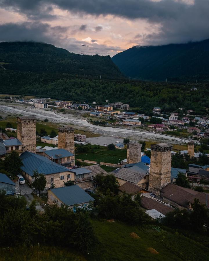 Hotel Old House Местия Екстериор снимка
