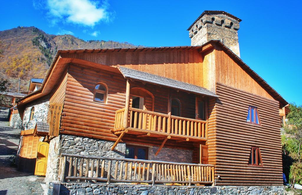 Hotel Old House Местия Екстериор снимка