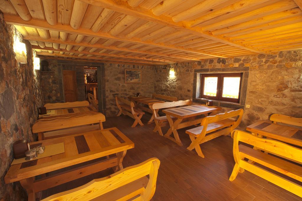 Hotel Old House Местия Екстериор снимка